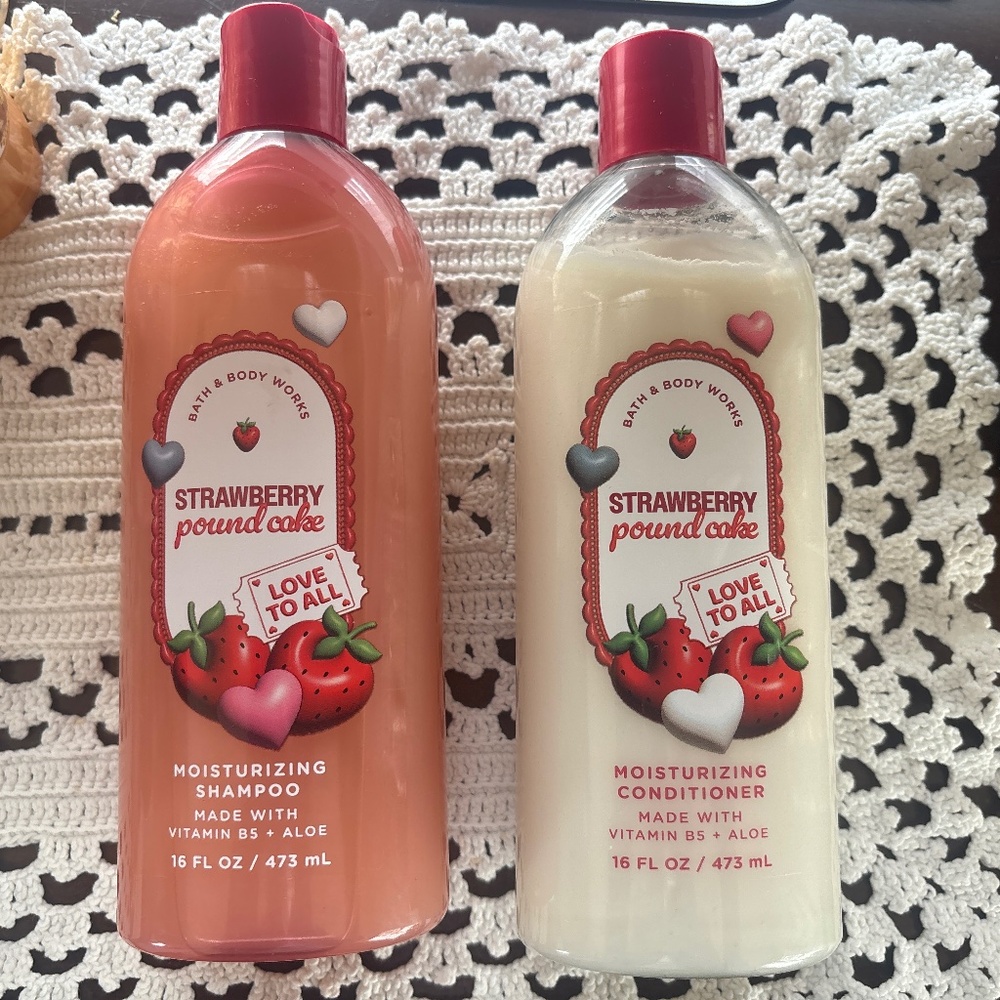 Bath and Body Works Strawberry Pound Cake Shampoo and Conditioner Set